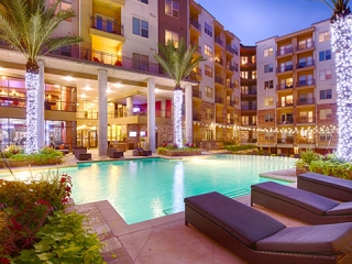 Elan-Med-Center-Pool-Night Elan-Med-Center-Pool-Night