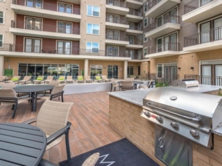 Modera-Pool-Grill